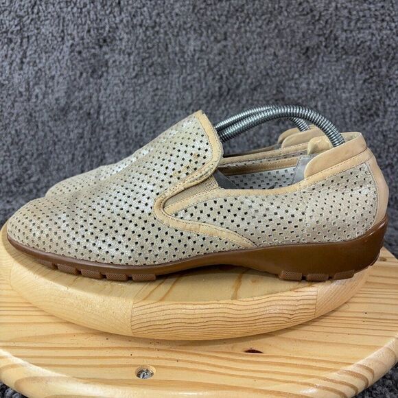 Donald Pliner Leather Loafers Womens 11 Perforated Slip On Shoe Made in Italy - Picture 1 of 10